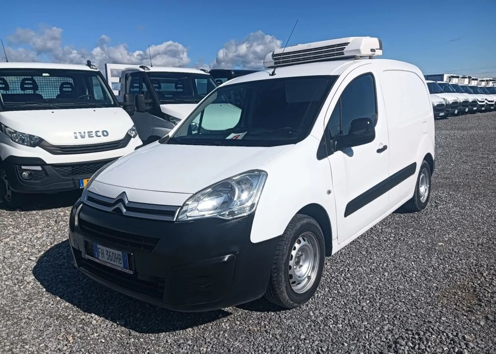 Citroën BERLINGO , PEUGEOT PARTNER - Hűtős kisteherautó: 4 kép. Citroën BERLINGO , PEUGEOT PARTNER - Hűtős kisteherautó: 4 kép.