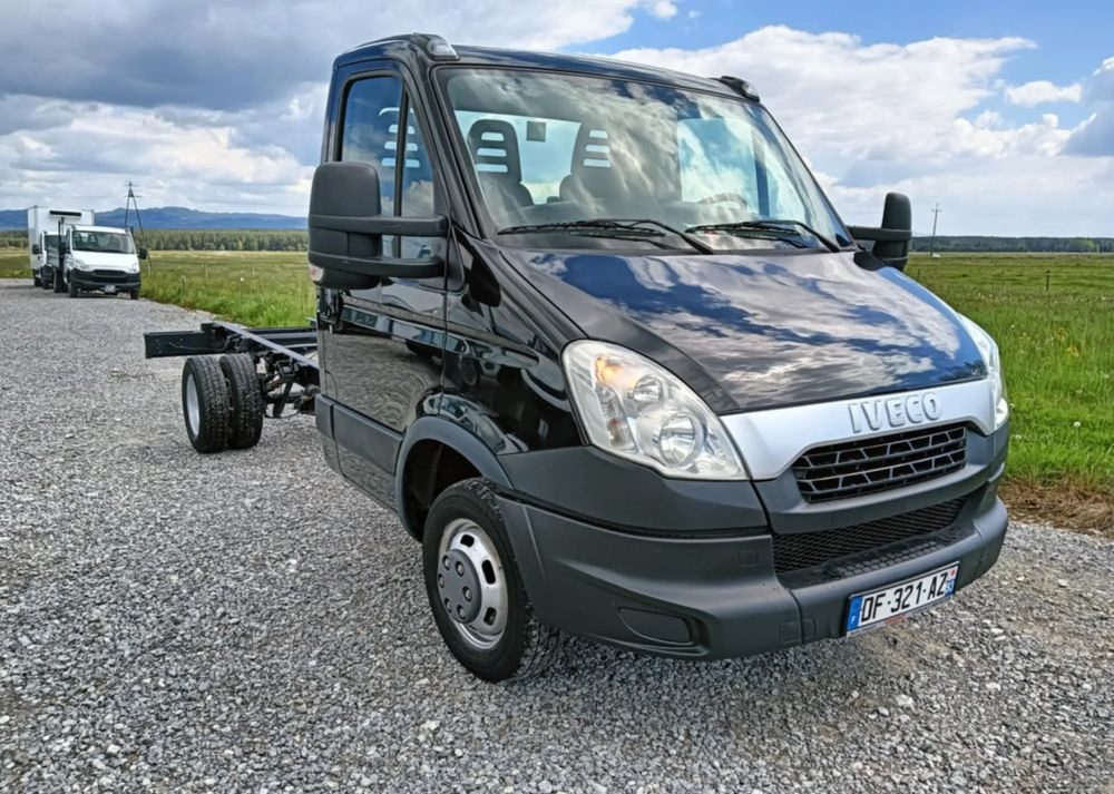 Iveco 35C13, 35C12, 35C14, 35C15 - Alvaz teherautó: 1 kép. Iveco 35C13, 35C12, 35C14, 35C15 - Alvaz teherautó: 1 kép.