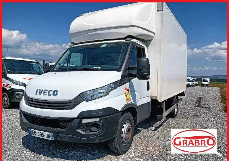 Iveco 35C18,35C15,35C12,70C18 - Dobozos kisteherautó: 1 kép. Iveco 35C18,35C15,35C12,70C18 - Dobozos kisteherautó: 1 kép.