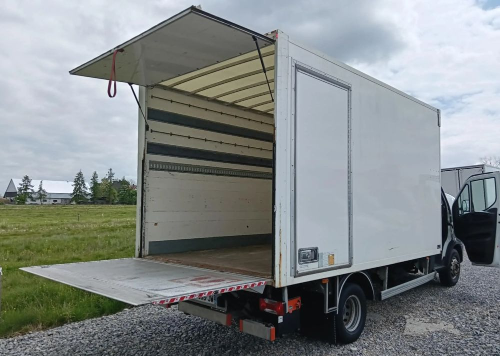 Iveco 35C18, 35C15, 35C13, 35C14, 70C18, 50C18 - Dobozos kisteherautó: 3 kép. Iveco 35C18, 35C15, 35C13, 35C14, 70C18, 50C18 - Dobozos kisteherautó: 3 kép.