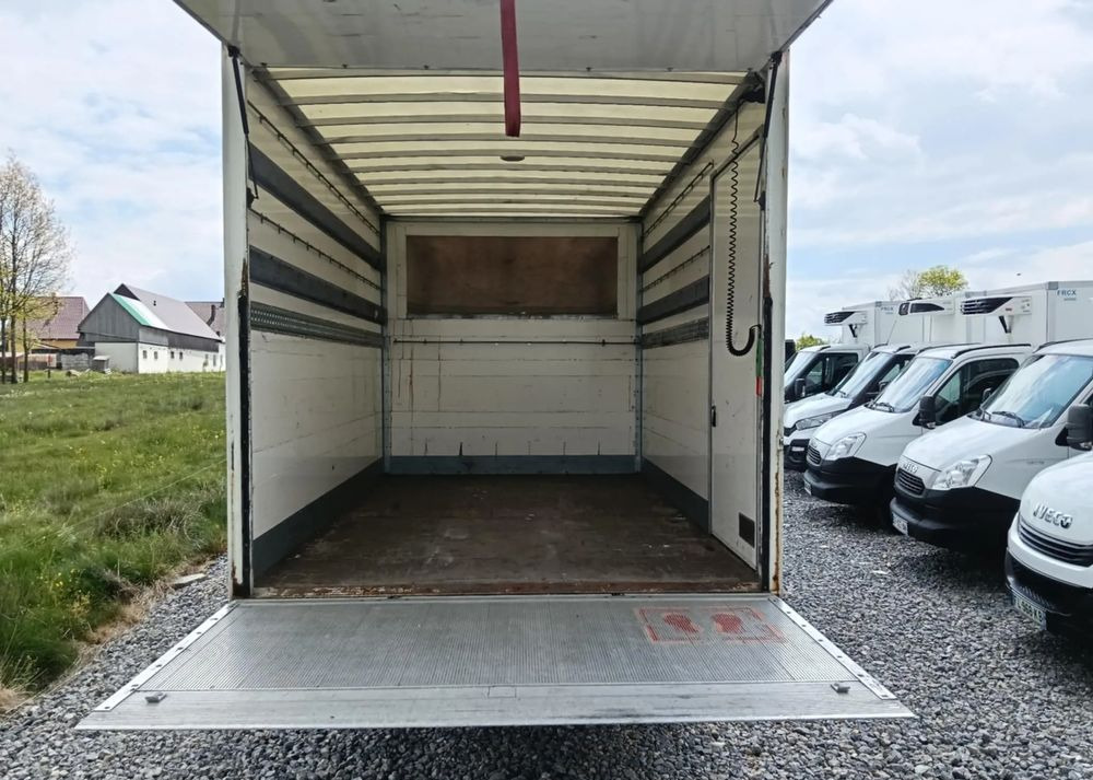 Iveco 35C18, 35C15, 35C13, 35C14, 70C18, 50C18 - Dobozos kisteherautó: 4 kép. Iveco 35C18, 35C15, 35C13, 35C14, 70C18, 50C18 - Dobozos kisteherautó: 4 kép.