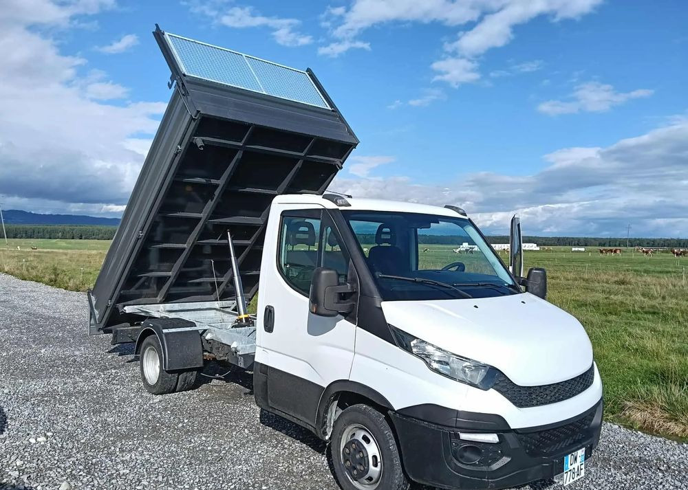 Iveco DAILY 35C13, 35C12, 35C14, 35C15 - Billenőplatós kisteherautó: 5 kép. Iveco DAILY 35C13, 35C12, 35C14, 35C15 - Billenőplatós kisteherautó: 5 kép.