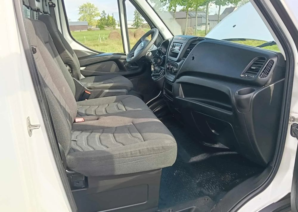 Iveco DAILY 35C13, 35C12, 35C14, 35C15 - Billenőplatós kisteherautó: 4 kép. Iveco DAILY 35C13, 35C12, 35C14, 35C15 - Billenőplatós kisteherautó: 4 kép.