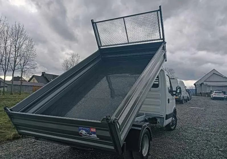 Iveco DAILY 35C13, 35C12, 35C15 - Billenőplatós kisteherautó: 2 kép. Iveco DAILY 35C13, 35C12, 35C15 - Billenőplatós kisteherautó: 2 kép.