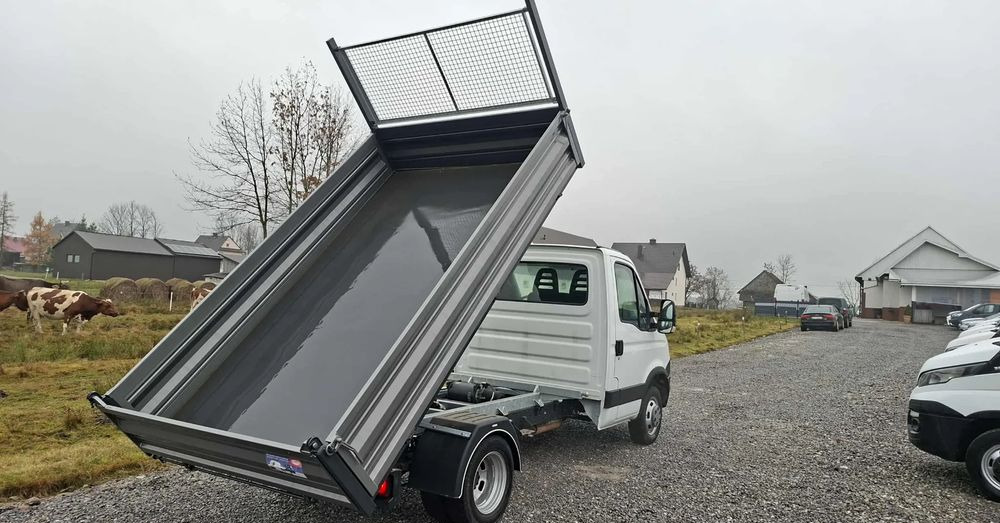 Iveco DAILY 35C13, 35C12, 35C15 - Billenőplatós kisteherautó: 5 kép. Iveco DAILY 35C13, 35C12, 35C15 - Billenőplatós kisteherautó: 5 kép.