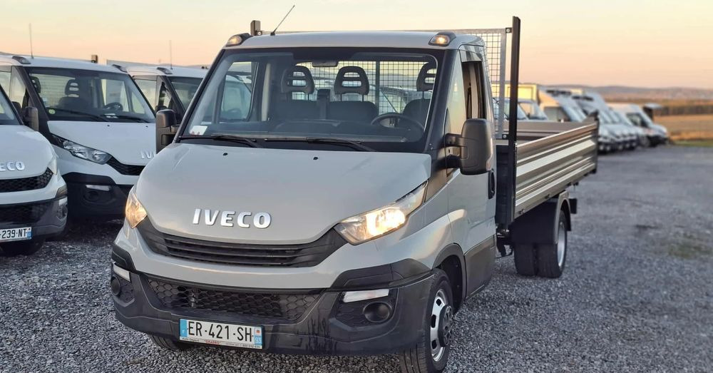 Iveco DAILY 35C14, 35C13, 35C15 - Billenőplatós kisteherautó: 2 kép. Iveco DAILY 35C14, 35C13, 35C15 - Billenőplatós kisteherautó: 2 kép.