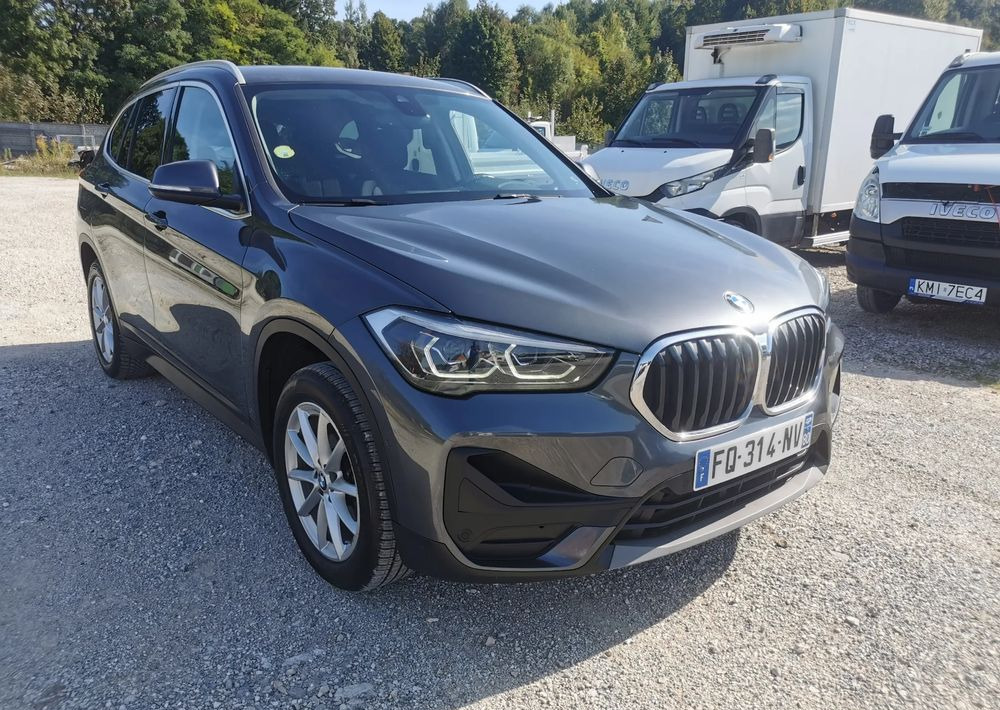 BMW X1 sDrive16d - Autó: 3 kép. BMW X1 sDrive16d - Autó: 3 kép.