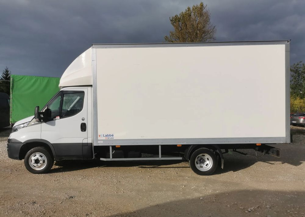 Dobozos kisteherautó Iveco 3.0-150KM Daily 35C15 Kontener długi rama 35-150 kiper Klimatyzacja długi rozstaw: 8 kép. Dobozos kisteherautó Iveco 3.0-150KM Daily 35C15 Kontener długi rama 35-150 kiper Klimatyzacja długi rozstaw: 8 kép.