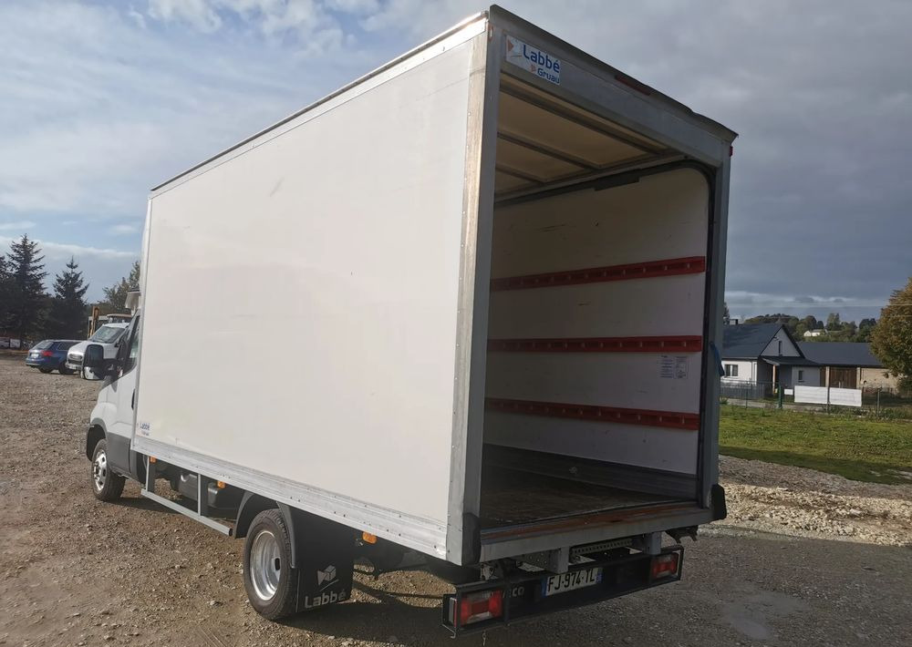 Dobozos kisteherautó Iveco 3.0-150KM Daily 35C15 Kontener długi rama 35-150 kiper Klimatyzacja długi rozstaw: 7 kép. Dobozos kisteherautó Iveco 3.0-150KM Daily 35C15 Kontener długi rama 35-150 kiper Klimatyzacja długi rozstaw: 7 kép.