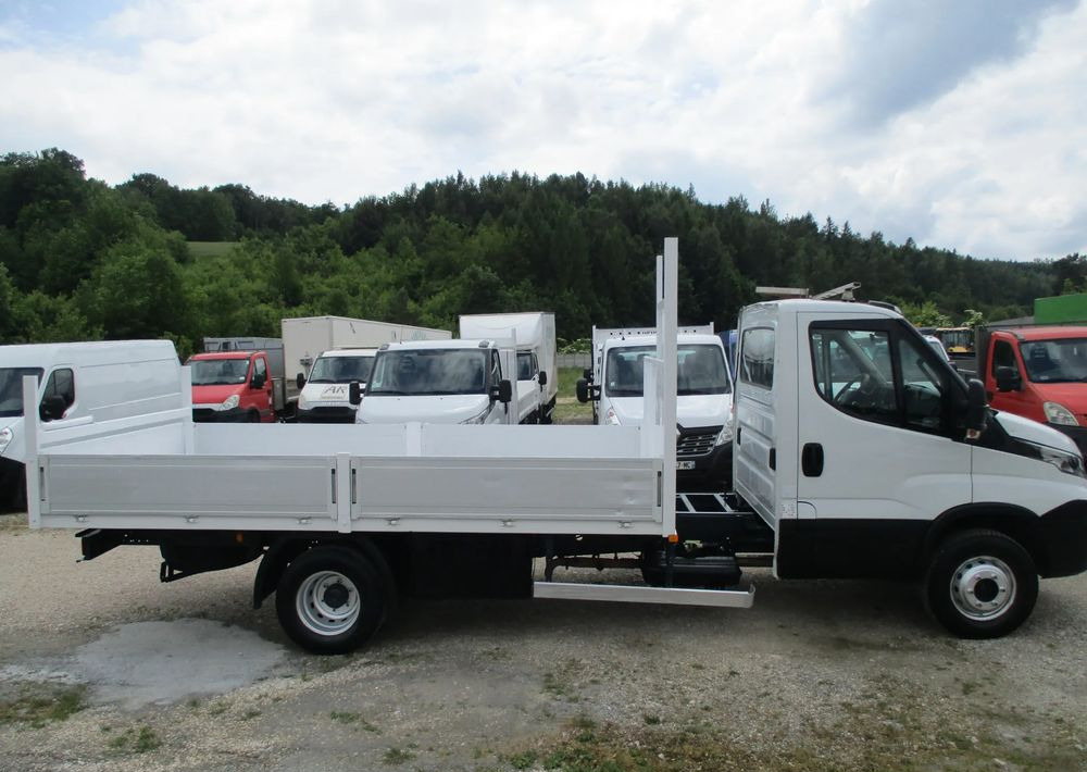 Iveco Daily 3.0 na bliźniaku 70C18 skrzynia, laweta, rama, HDS, 70-180 kiper - Platós teherautó: 3 kép. Iveco Daily 3.0 na bliźniaku 70C18 skrzynia, laweta, rama, HDS, 70-180 kiper - Platós teherautó: 3 kép.