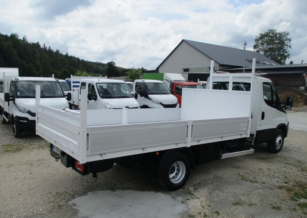 Iveco Daily 3.0 na bliźniaku 70C18 skrzynia, laweta, rama, HDS, 70-180 kiper - Platós teherautó: 4 kép. Iveco Daily 3.0 na bliźniaku 70C18 skrzynia, laweta, rama, HDS, 70-180 kiper - Platós teherautó: 4 kép.