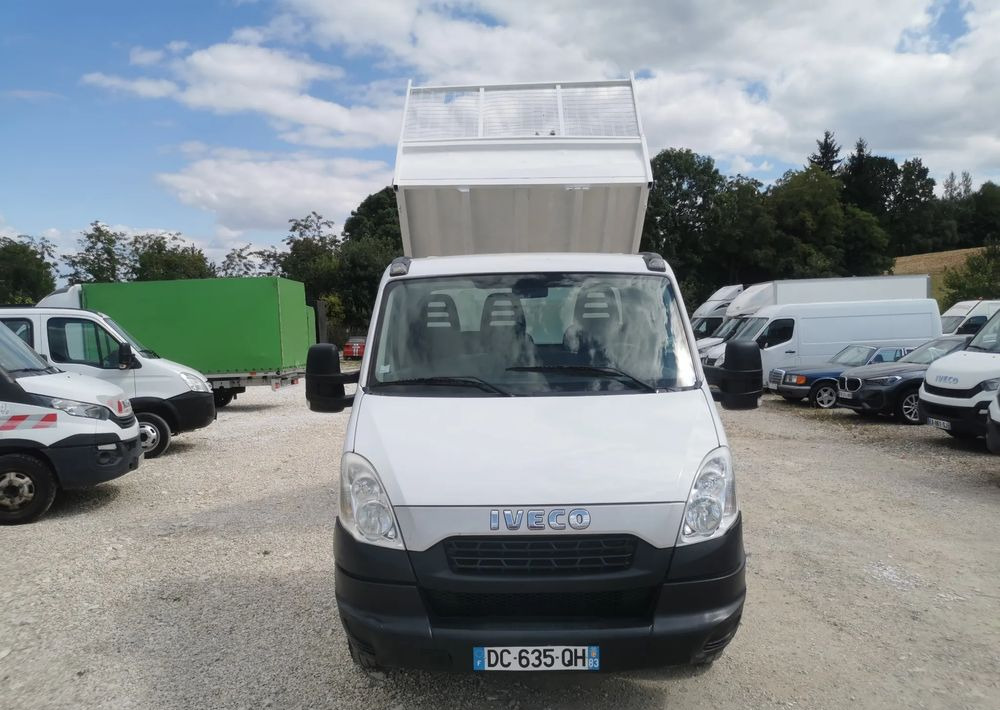 Iveco Daily 35C11 Kiper wywrotka Hak Bliźniak sprowadzony 35C12 - Billenőplatós kisteherautó: 2 kép. Iveco Daily 35C11 Kiper wywrotka Hak Bliźniak sprowadzony 35C12 - Billenőplatós kisteherautó: 2 kép.