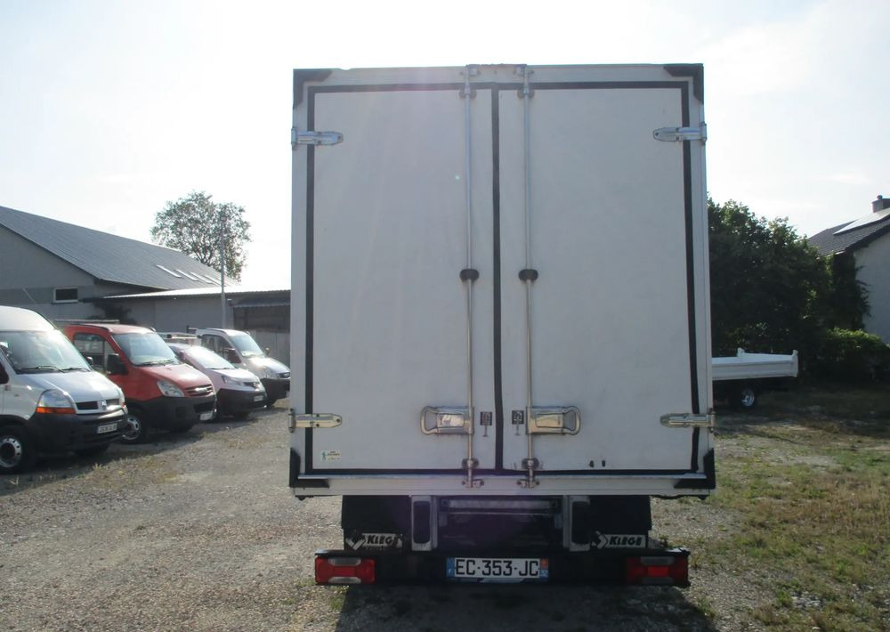 Iveco Daily 35C13 chłodnia Mroźnia na bliźniaku 35-130 Thermo King agregat - Hűtős kisteherautó: 5 kép. Iveco Daily 35C13 chłodnia Mroźnia na bliźniaku 35-130 Thermo King agregat - Hűtős kisteherautó: 5 kép.