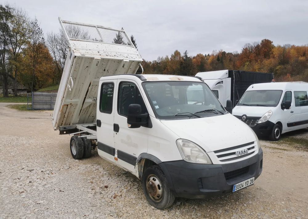 Iveco Daily 35C15 Brygadówka 3.0 - 150KM wywrotka Klimatyzacja Dubel hak kiper doka - Billenőplatós kisteherautó: 1 kép. Iveco Daily 35C15 Brygadówka 3.0 - 150KM wywrotka Klimatyzacja Dubel hak kiper doka - Billenőplatós kisteherautó: 1 kép.