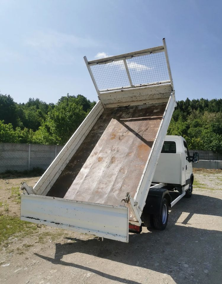 Iveco Daily 35C15 Kiper 3.0 - 150KM wywrotka Hak Bliźniak blokada mostu Klima - Billenőplatós kisteherautó: 4 kép. Iveco Daily 35C15 Kiper 3.0 - 150KM wywrotka Hak Bliźniak blokada mostu Klima - Billenőplatós kisteherautó: 4 kép.