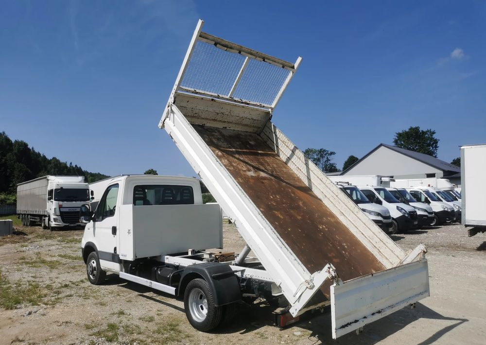 Iveco Daily 35C15 Kiper 3.0 - 150KM wywrotka Hak Bliźniak blokada mostu Klima - Billenőplatós kisteherautó: 3 kép. Iveco Daily 35C15 Kiper 3.0 - 150KM wywrotka Hak Bliźniak blokada mostu Klima - Billenőplatós kisteherautó: 3 kép.