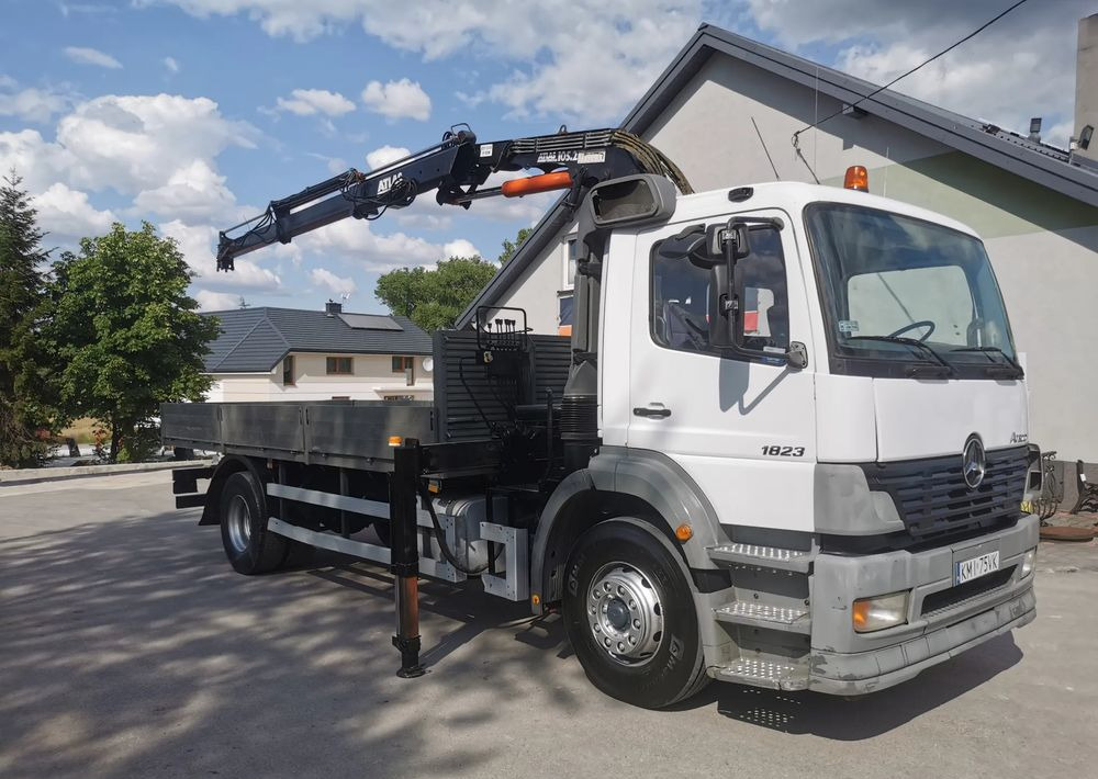 Mercedes-Benz Atego 1823 żuraw HDS Atlas 105.2 koła 315/80R22,5 - Platós teherautó, Darus autó: 3 kép. Mercedes-Benz Atego 1823 żuraw HDS Atlas 105.2 koła 315/80R22,5 - Platós teherautó, Darus autó: 3 kép.