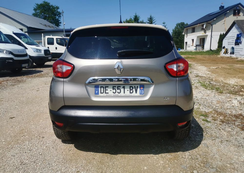 Renault Captur 0.9 Energy TCe Intens - Terepjáró/ SUV: 5 kép. Renault Captur 0.9 Energy TCe Intens - Terepjáró/ SUV: 5 kép.
