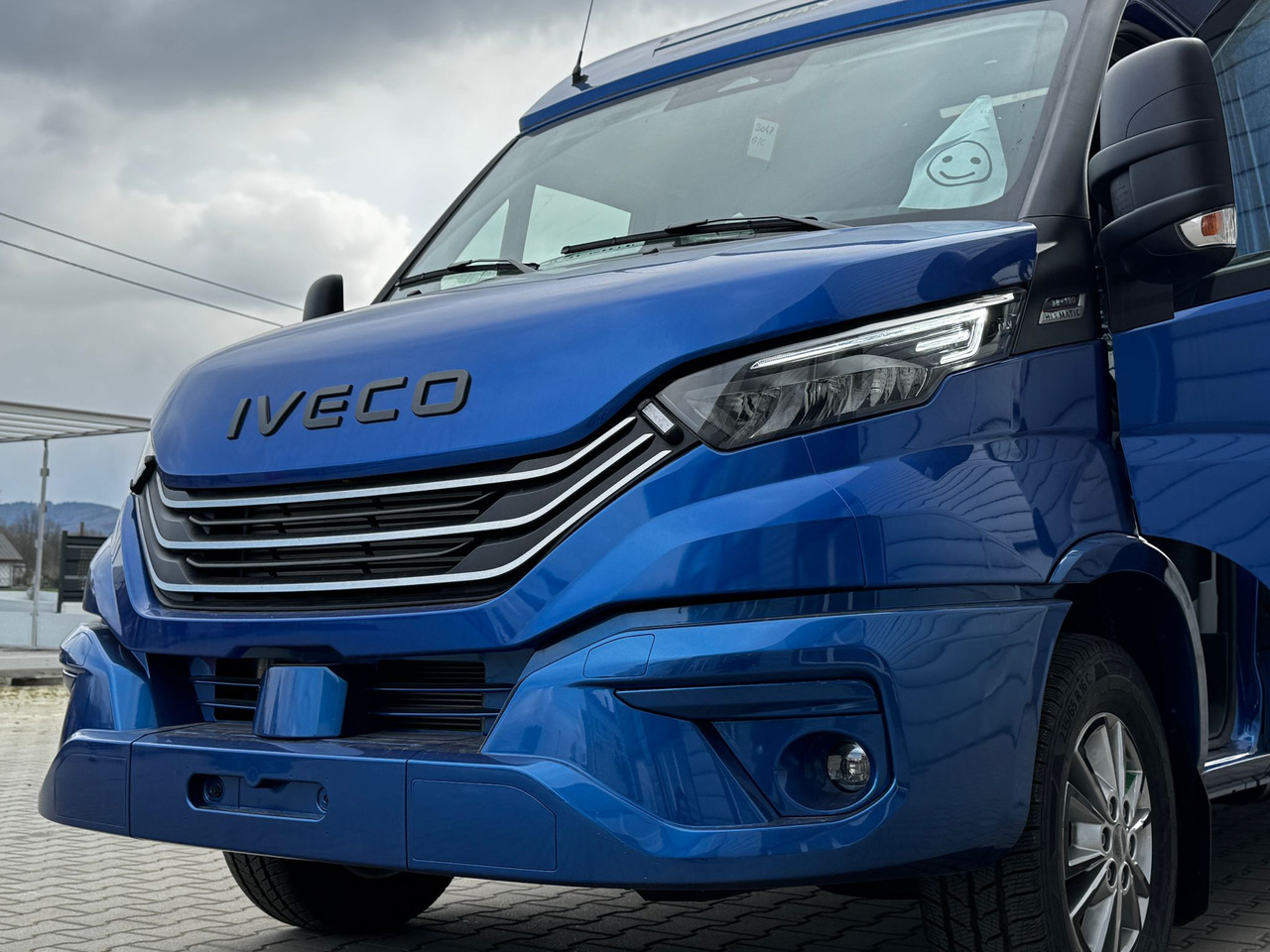 IVECO Daily 35S18HA8/P - Kisteherautó: 2 kép. IVECO Daily 35S18HA8/P - Kisteherautó: 2 kép.
