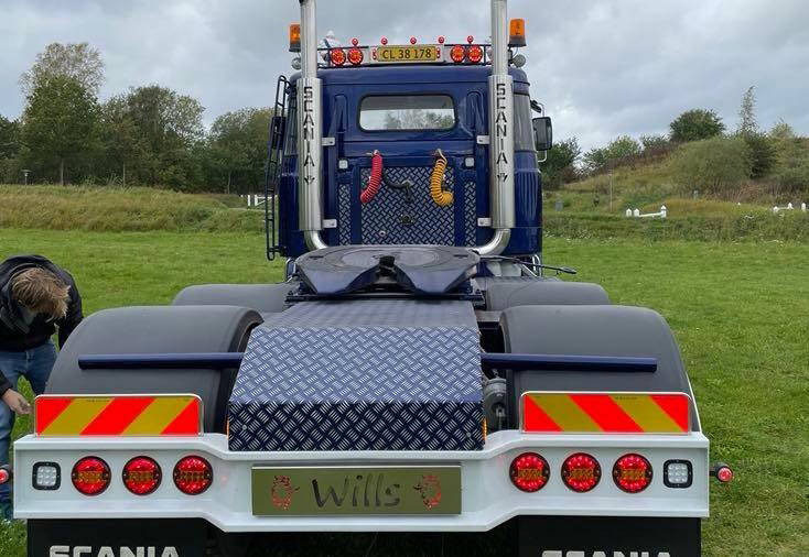 Scania T141 V8 Showtruck - Nyergesvontató: 3 kép. Scania T141 V8 Showtruck - Nyergesvontató: 3 kép.