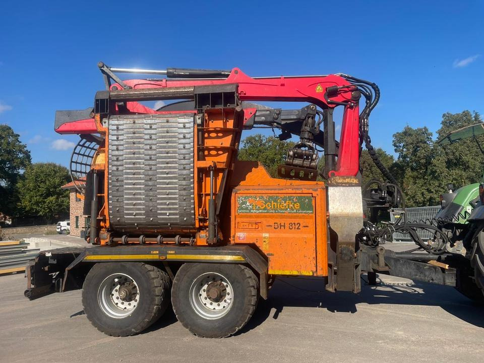 Doppstadt DH 812 Q Holzhacker - Faaprító: 2 kép. Doppstadt DH 812 Q Holzhacker - Faaprító: 2 kép.