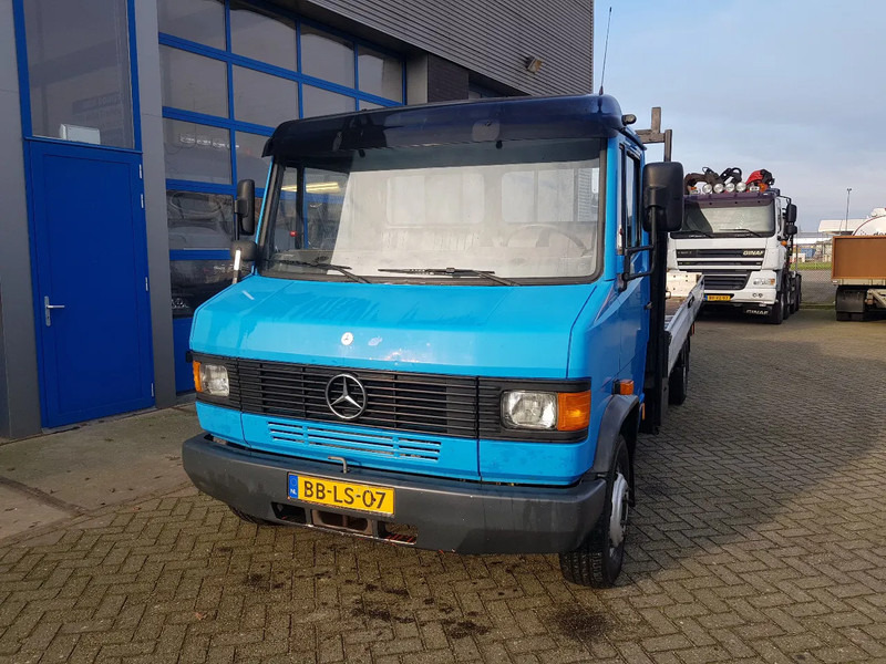 Mercedes-Benz 611 D Open laadbak Manual - Platós teherautó: 2 kép. Mercedes-Benz 611 D Open laadbak Manual - Platós teherautó: 2 kép.