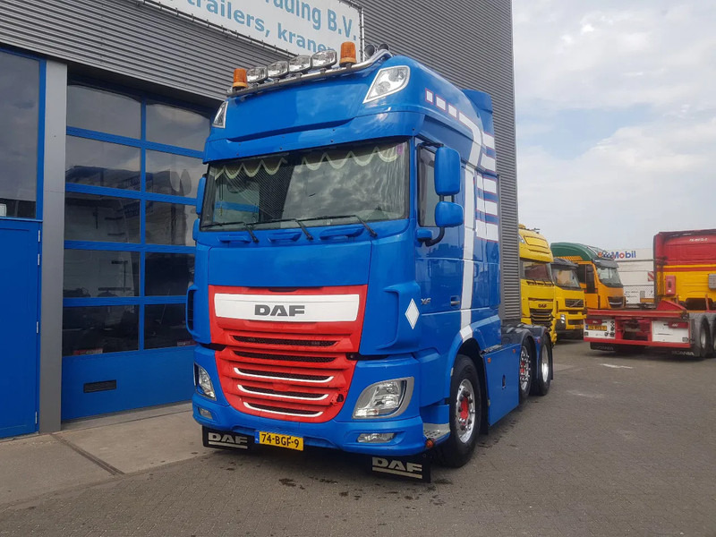 DAF XF 460 FTG 6x2 SSC Apk TÜV Special interior - Nyergesvontató: 2 kép. DAF XF 460 FTG 6x2 SSC Apk TÜV Special interior - Nyergesvontató: 2 kép.