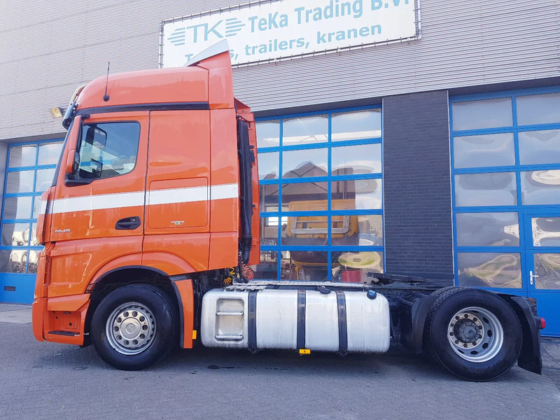 Mercedes-Benz Actros 1945 Double Tank New Apk TÜV - Nyergesvontató: 3 kép. Mercedes-Benz Actros 1945 Double Tank New Apk TÜV - Nyergesvontató: 3 kép.