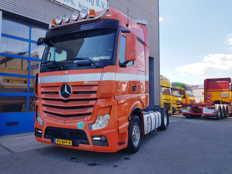 Mercedes-Benz Actros 1945 Double Tank New Apk TÜV - Nyergesvontató: 2 kép. Mercedes-Benz Actros 1945 Double Tank New Apk TÜV - Nyergesvontató: 2 kép.