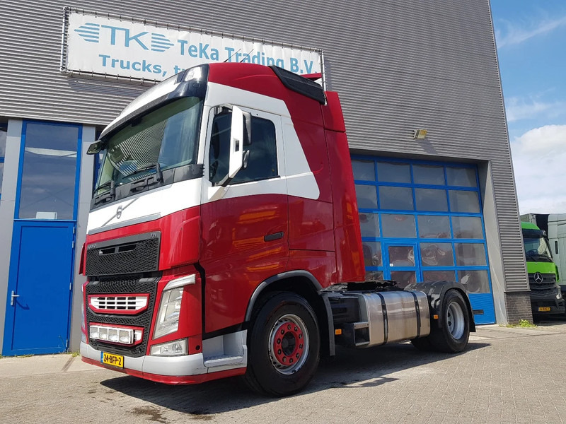Volvo FH 460 Double tank Netherlands truck - Nyergesvontató: 1 kép. Volvo FH 460 Double tank Netherlands truck - Nyergesvontató: 1 kép.