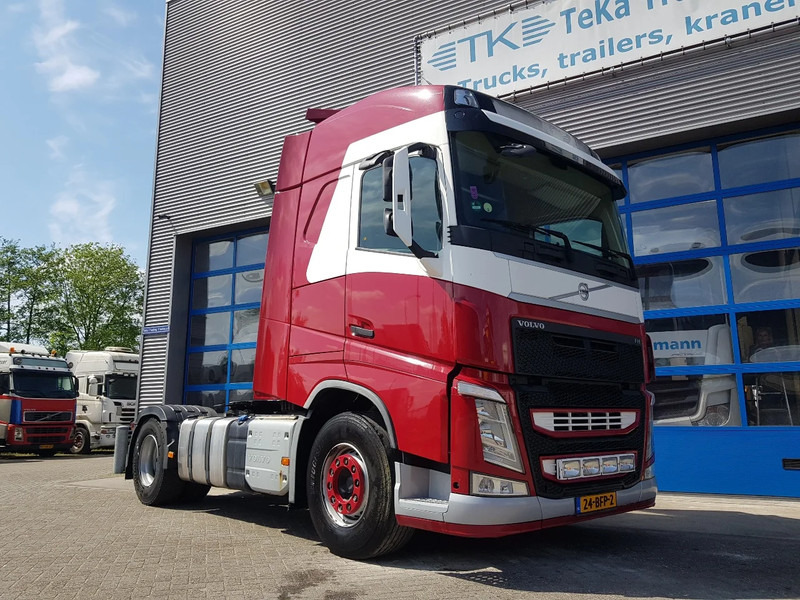 Volvo FH 460 Double tank Netherlands truck - Nyergesvontató: 5 kép. Volvo FH 460 Double tank Netherlands truck - Nyergesvontató: 5 kép.