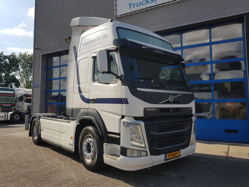 Volvo FM 420 Globetrotter XL Double tank - Nyergesvontató: 5 kép. Volvo FM 420 Globetrotter XL Double tank - Nyergesvontató: 5 kép.