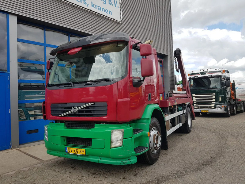 Volvo FE 240 Portaalarm Hyvalift Euro 5 - Konténerszállító: 2 kép. Volvo FE 240 Portaalarm Hyvalift Euro 5 - Konténerszállító: 2 kép.
