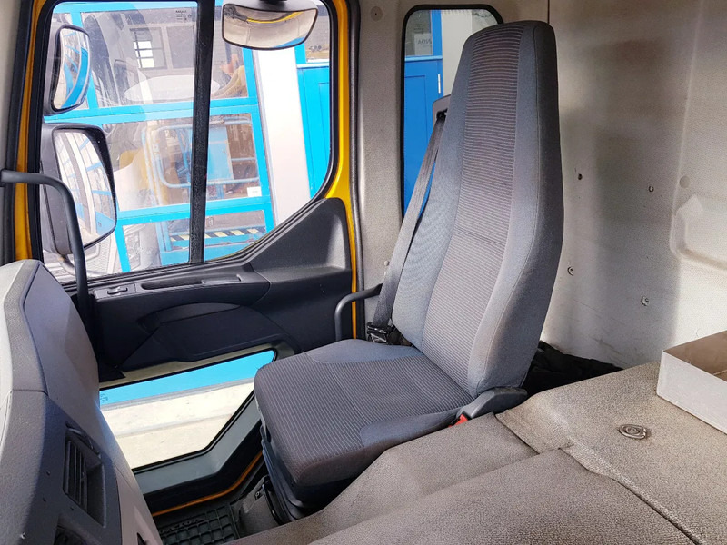 Alvaz teherautó Volvo FE 300 EEV 6X2 Retarder 258.000 KM TÜV: 11 kép.