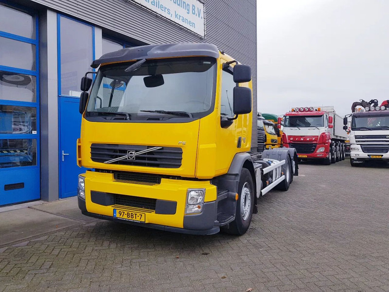 Volvo FE 300 EEV 6X2 Retarder 258.000 KM TÜV - Alvaz teherautó: 2 kép. Volvo FE 300 EEV 6X2 Retarder 258.000 KM TÜV - Alvaz teherautó: 2 kép.