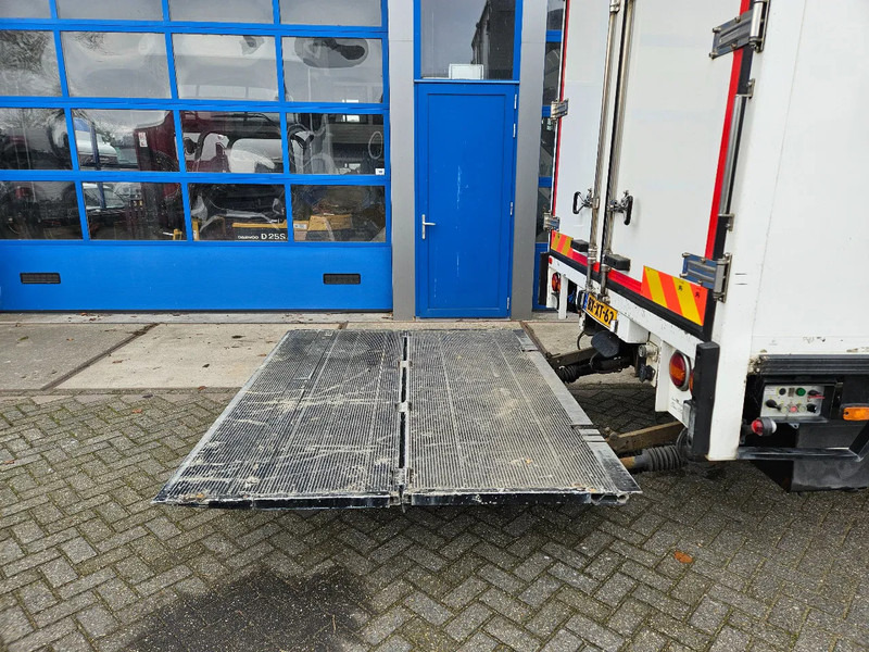 Dobozos felépítményű teherautó Volvo FL 260 Euro 5 Tail lift Apk 5-2026: 9 kép.