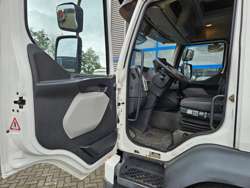 Dobozos felépítményű teherautó Volvo FL 260 Euro 5 Tail lift Apk 5-2026: 13 kép.