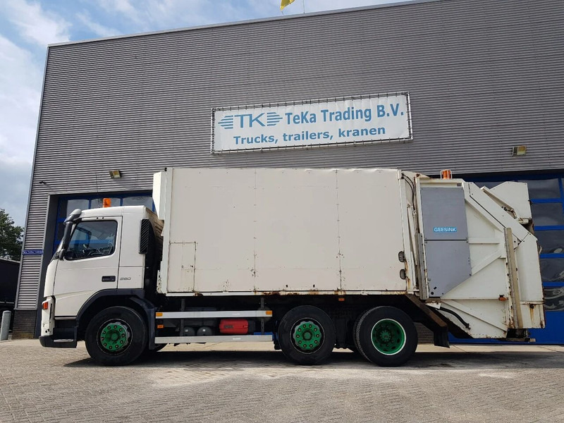 Volvo FM 9.260 Geesink GPM II Euro 3 - Szemetesautó: 3 kép. Volvo FM 9.260 Geesink GPM II Euro 3 - Szemetesautó: 3 kép.