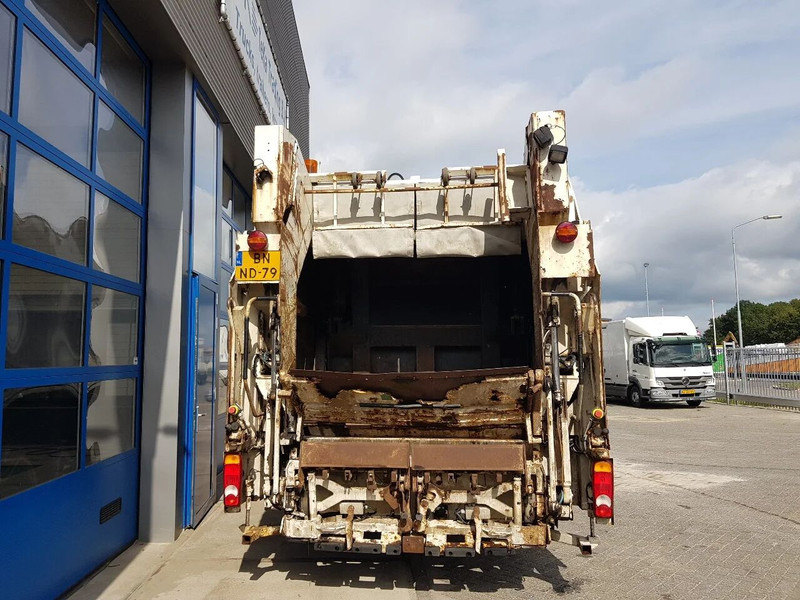 Volvo FM 9.260 Geesink GPM II Euro 3 - Szemetesautó: 5 kép. Volvo FM 9.260 Geesink GPM II Euro 3 - Szemetesautó: 5 kép.