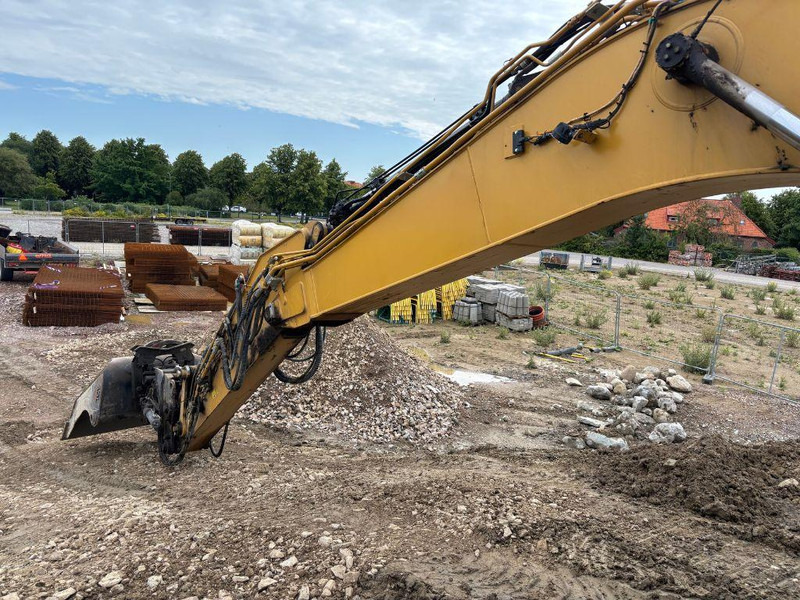 Lánctalpas kotró Caterpillar 323: 7 kép.