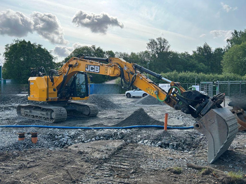 JCB JS245XRL - Lánctalpas kotró: 3 kép. JCB JS245XRL - Lánctalpas kotró: 3 kép.