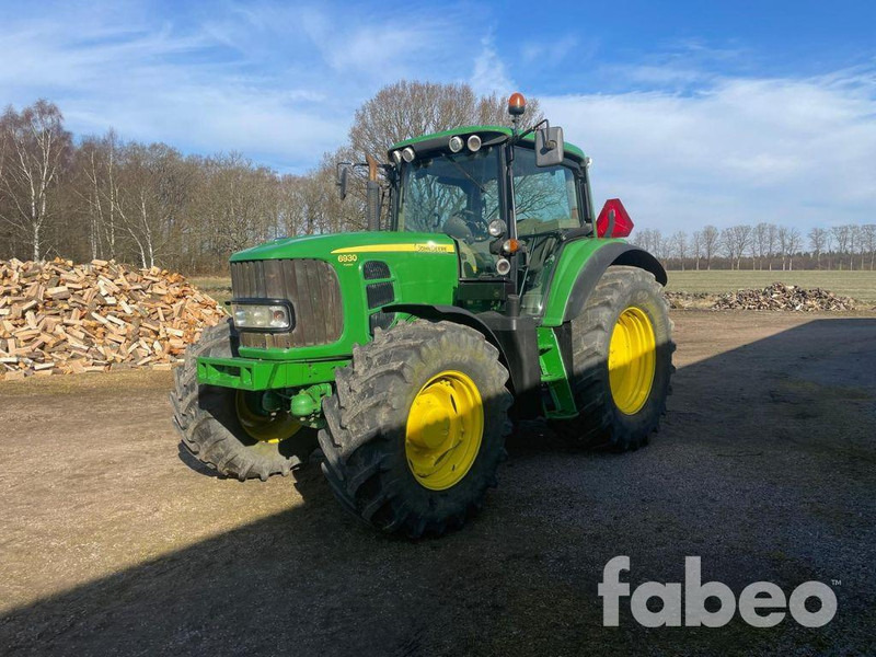 John Deere 6930 - Traktor: 1 kép. John Deere 6930 - Traktor: 1 kép.