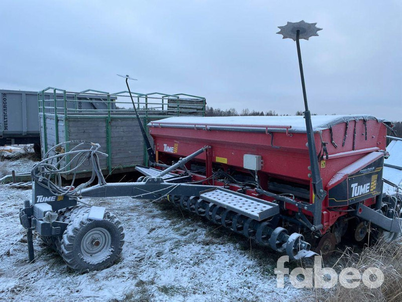 Tume HKL 4000 JC Star (113105) - Kombinált vetőgép: 1 kép. Tume HKL 4000 JC Star (113105) - Kombinált vetőgép: 1 kép.
