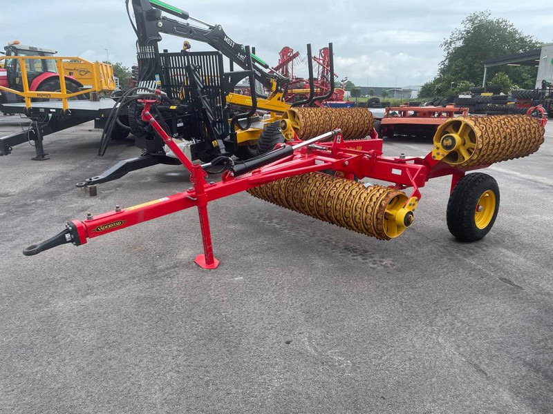 Vaderstad RX 510 - Talajművelő gep: 1 kép. Vaderstad RX 510 - Talajművelő gep: 1 kép.