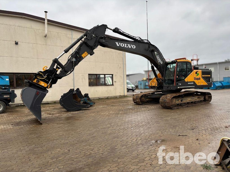 Volvo EC250EL - Lánctalpas kotró: 1 kép. Volvo EC250EL - Lánctalpas kotró: 1 kép.