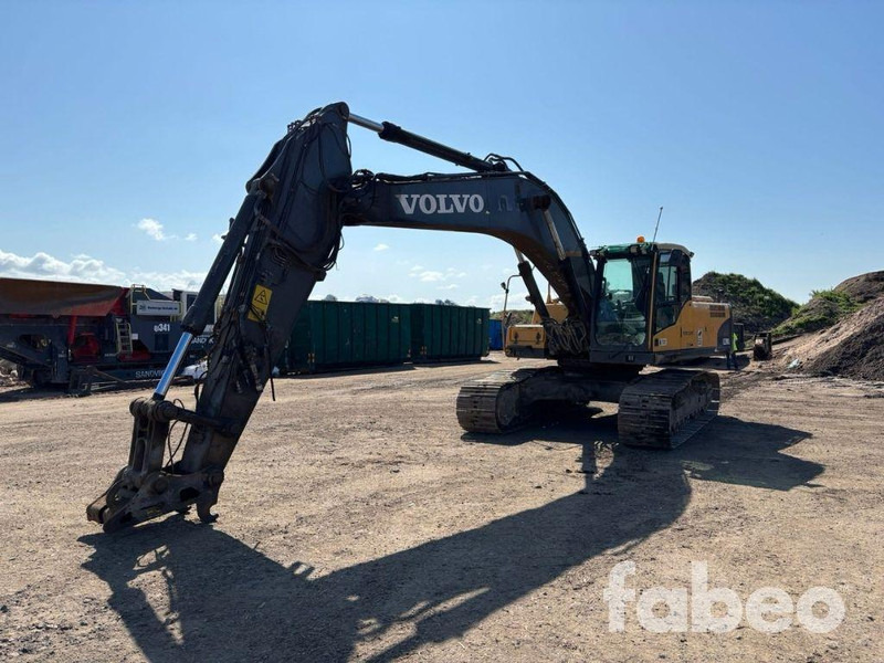 Volvo EC290CL - Lánctalpas kotró: 1 kép. Volvo EC290CL - Lánctalpas kotró: 1 kép.