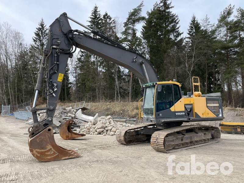 Volvo EC300EL - Lánctalpas kotró: 1 kép. Volvo EC300EL - Lánctalpas kotró: 1 kép.