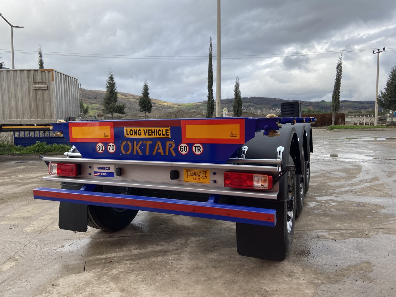 OKTAR ADR CONTAINER TRAILER 20 FEET 2025 - Félpótkocsi cserefelépítményes: 3 kép. OKTAR ADR CONTAINER TRAILER 20 FEET 2025 - Félpótkocsi cserefelépítményes: 3 kép.