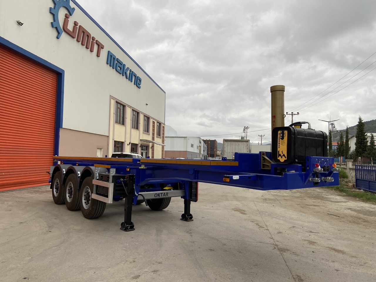 OKTAR CONTAINER TIPPER TRAILER ADR 2023 - Félpótkocsi cserefelépítményes: 2 kép. OKTAR CONTAINER TIPPER TRAILER ADR 2023 - Félpótkocsi cserefelépítményes: 2 kép.