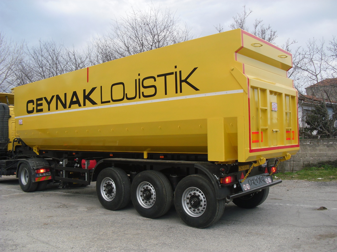 OKTAR TRAILER 2023 TIPPER TRAILER 2023 - Félpótkocsi billenőplatós: 4 kép. OKTAR TRAILER 2023 TIPPER TRAILER 2023 - Félpótkocsi billenőplatós: 4 kép.